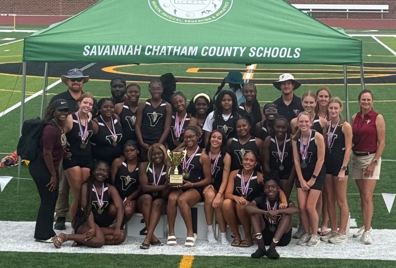 4 27 26 Lady Indians Track IMG 2745